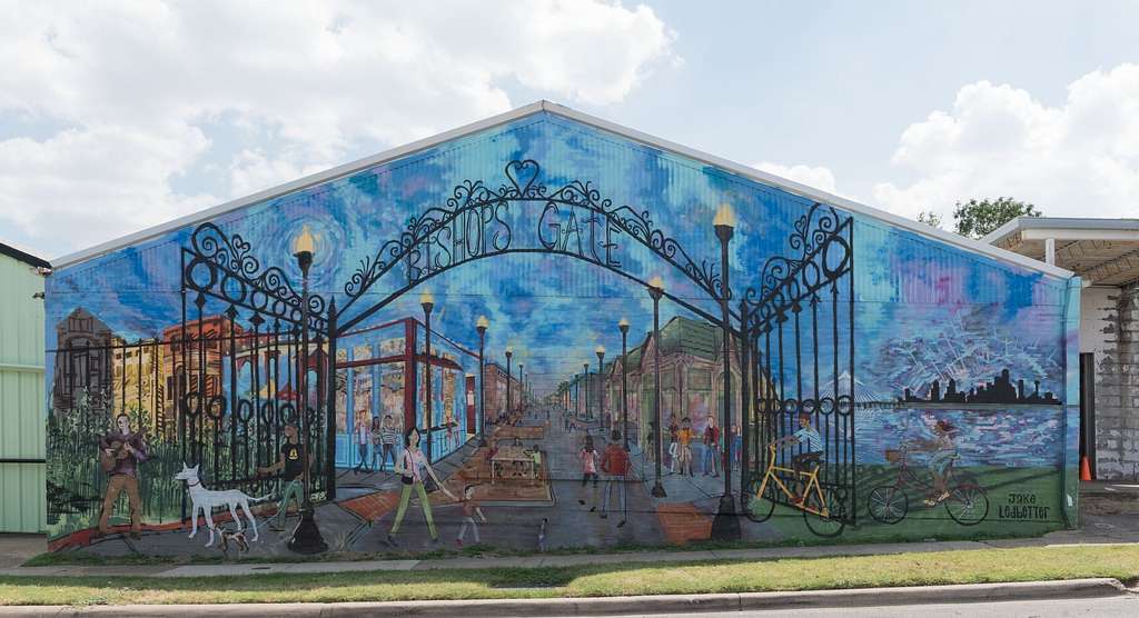 mural-in-the-bishop-arts-district-of-dallas-texas-the-district-which-likes-01d4b1-1024